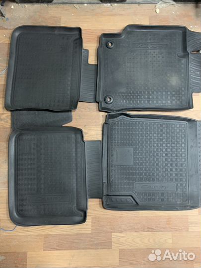 Автомобильные коврики резиновые