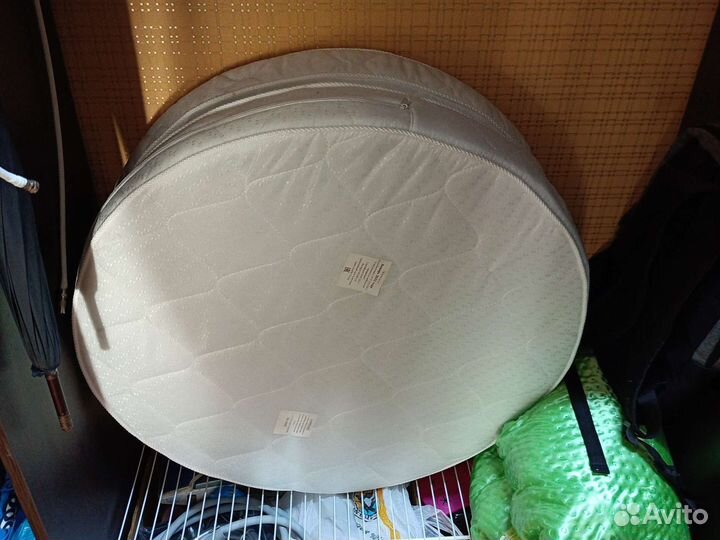 Детский матрасик в круглую кроватку