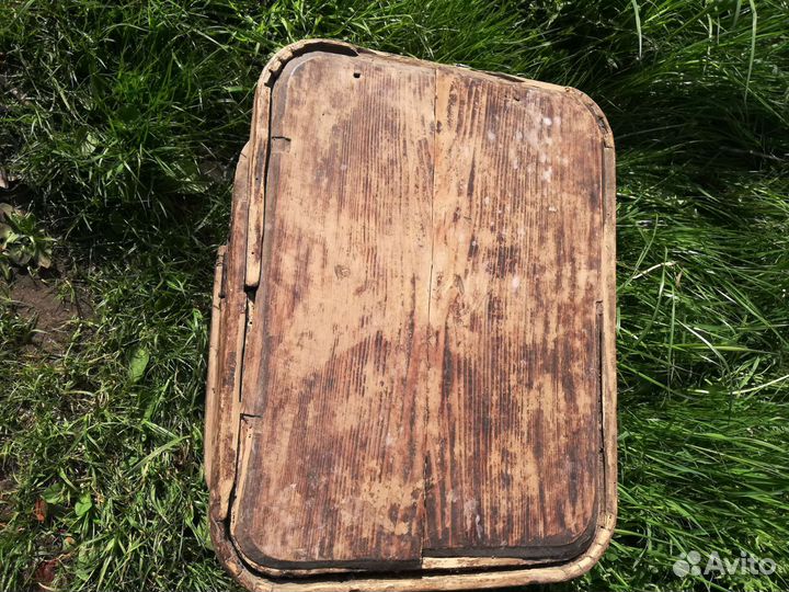 Старинный лубяной короб, сундук