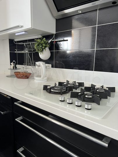 3-к. квартира, 87 м², 10/10 эт.