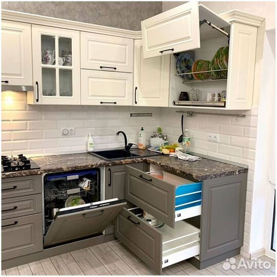 Кухня на заказ Тито