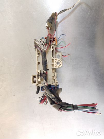 Блок предохранителей салонный Toyota Corolla e10