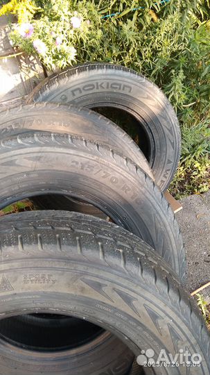 Nokian Tyres WR 215/70 R16 100