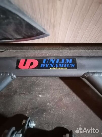 Кронштейны задней балки, распорка на infiniti fx35