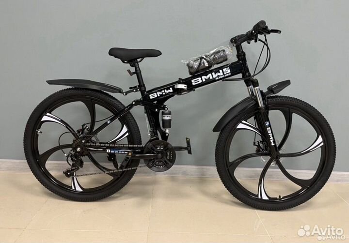 Велосипед BMW на литых дисках
