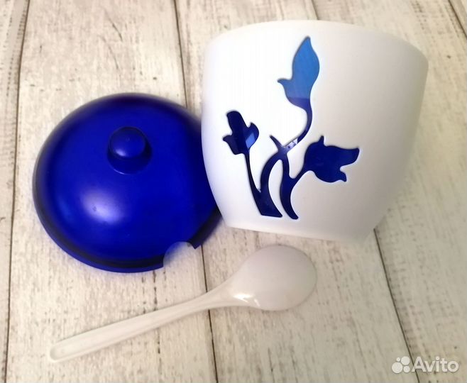 Посуда разная эмалированные миски и др