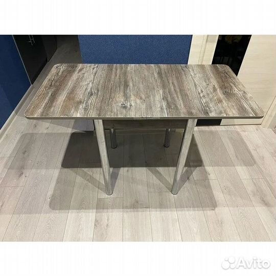 Стол обеденный