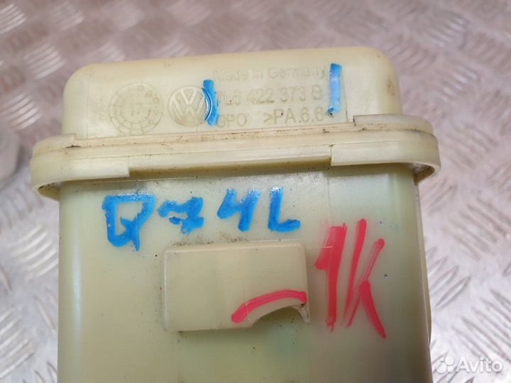 Бачок гидроусилителя Audi Q7 1 4L 2005-2015