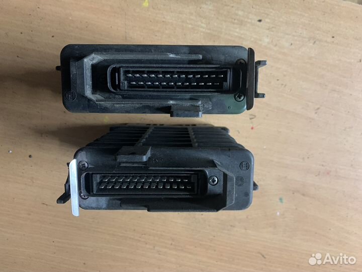 Блок управления двигателем Passat (B3) 1988-1993