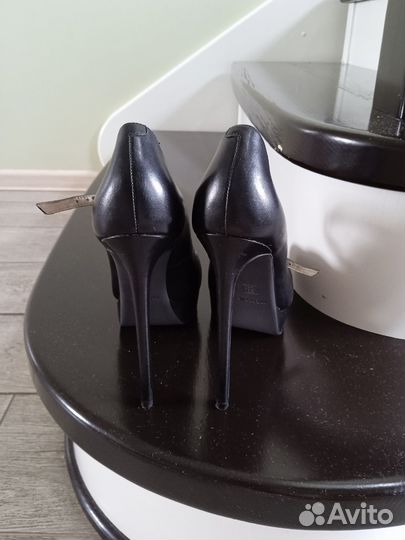 Туфли на шпильке и платформе 39 размера