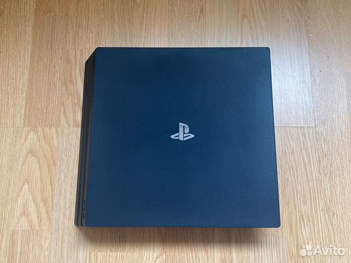 Как новая Sony PlayStation PS4 PRO 1 Tb + игры