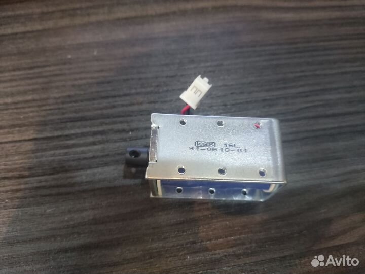 Электромагнитный клапан с сердечником, толкатель