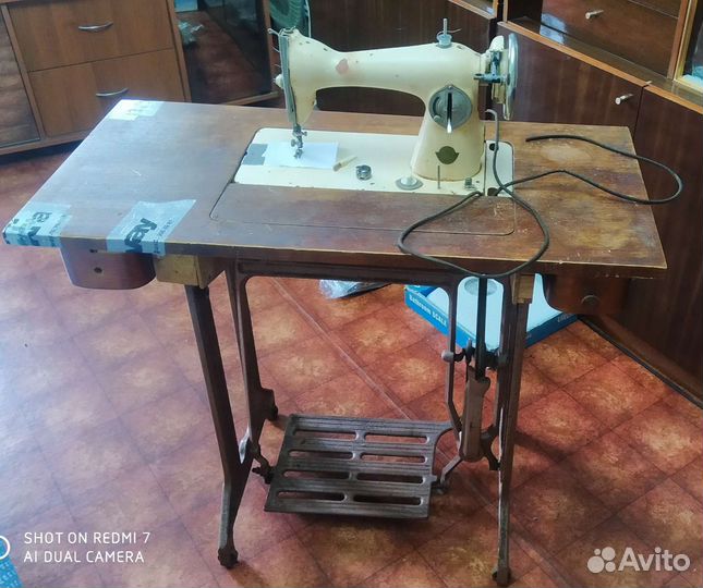 Швейная машинка ножная пмз им. калинина