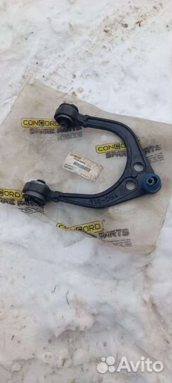 Рычаг передний верхний левый на Chrysler