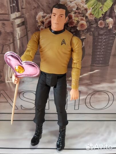 Star Trek Фигурка Капитана Кирка 18 см