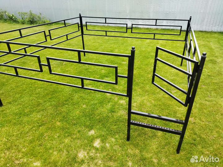 Оградки на кладбище