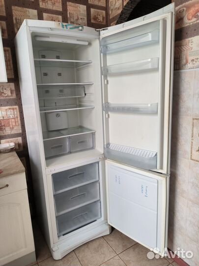 Холодильник Indesit Full No Frost