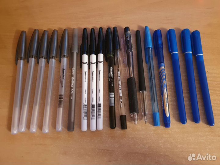 Ручки шариковые (канцтовары)