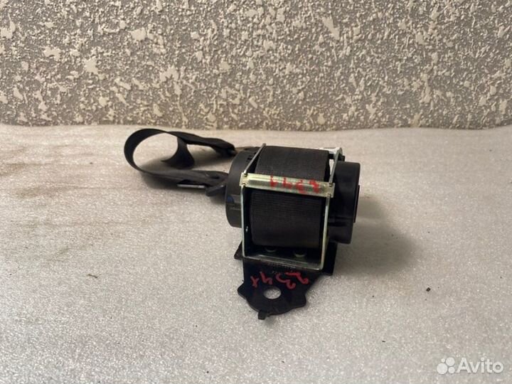 Ремень безопасности задний левый Nissan Almera G15