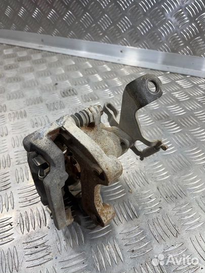 Суппорт задний правый Mazda Cx-5 KE