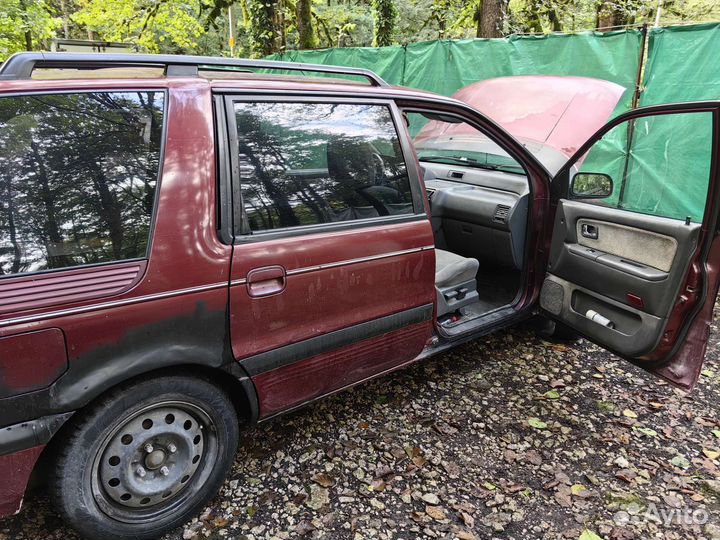 Mitsubishi Space Wagon, 1992