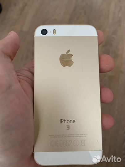 iPhone SE, 32 ГБ