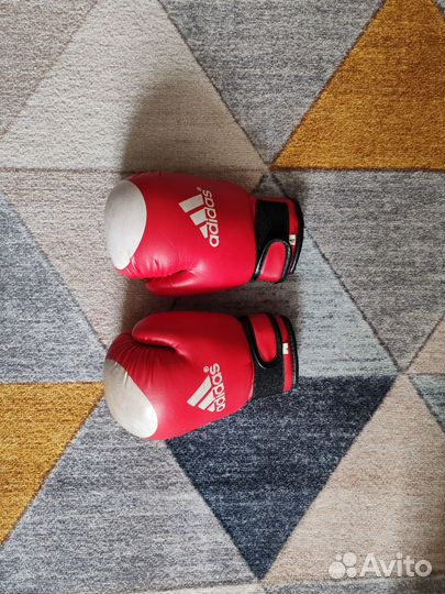 Боксерские перчатки Adidas