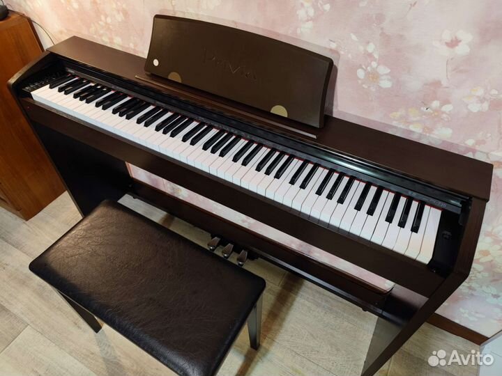 Цифровое пианино Casio Privia PX-735