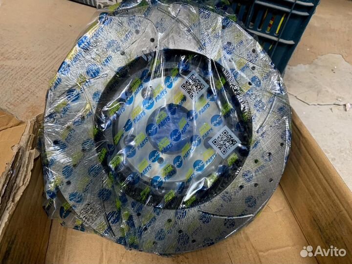 Тормозной диск на Toyota Camry 40