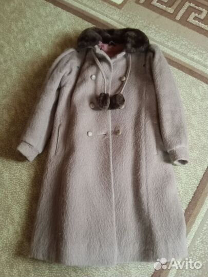 Пальто зимнее и демисезонное для девочки 146