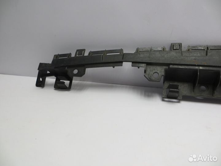 Кронштейн решетки переднего бампера Accord 8