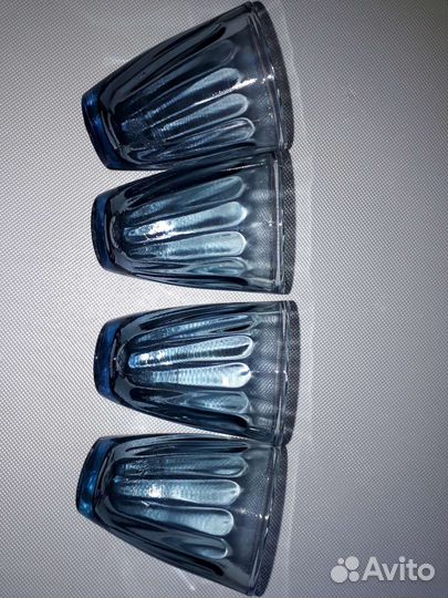 Посуда СССР цветное стекло(ваза,стопки)