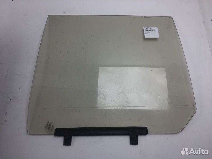 Стекло двери заднее левое Audi 100 C2 1980