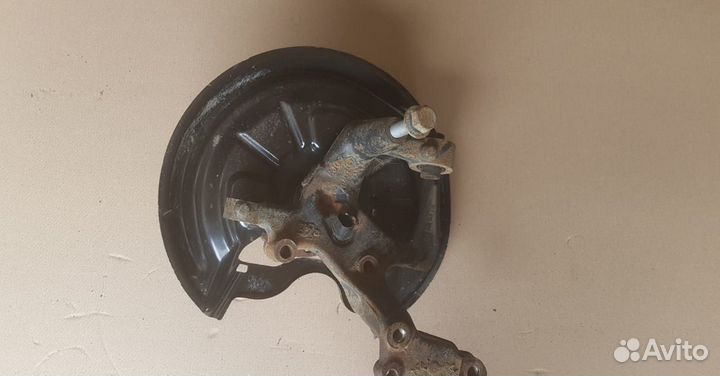 1K0505435AE skoda octavia A5 Кулак