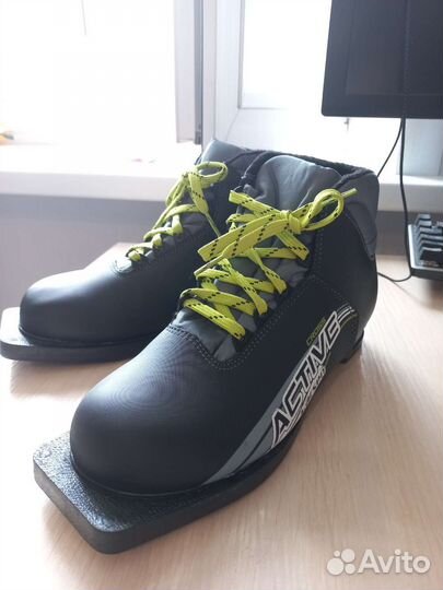 Беговые лыжи