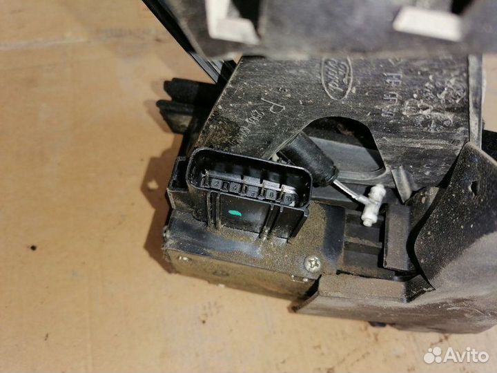 Замок дверной задний правый Ford Fiesta 2008