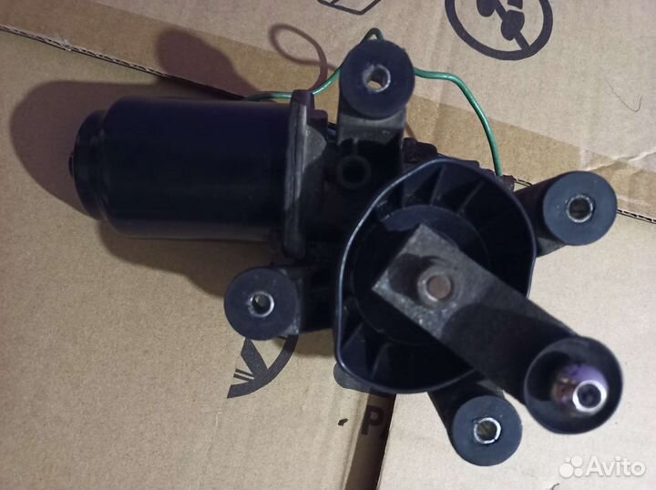 Электромотор передних дворников mitsubishi mirage