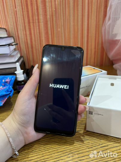 HUAWEI Y6 (2019), 2/32 ГБ