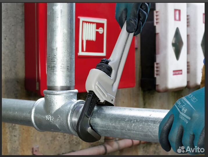 Слесарь-сантехник