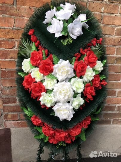 Ритуальные венки и корзины