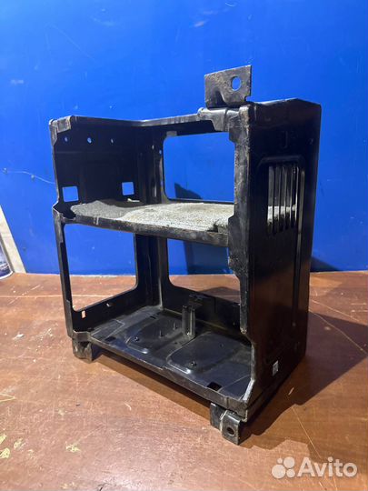 Короб сиденья левый Mercedes W639 Vito Viano