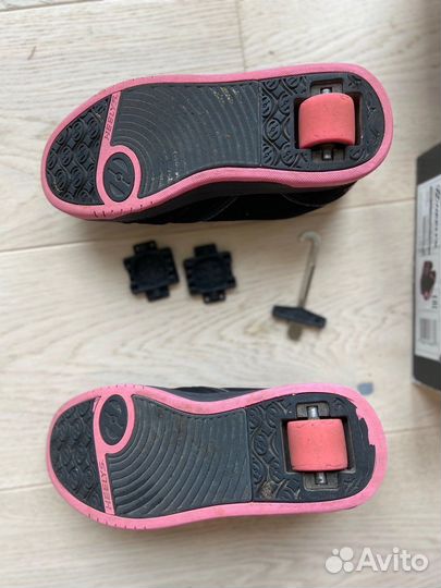 Кроссовки на роликах heelys