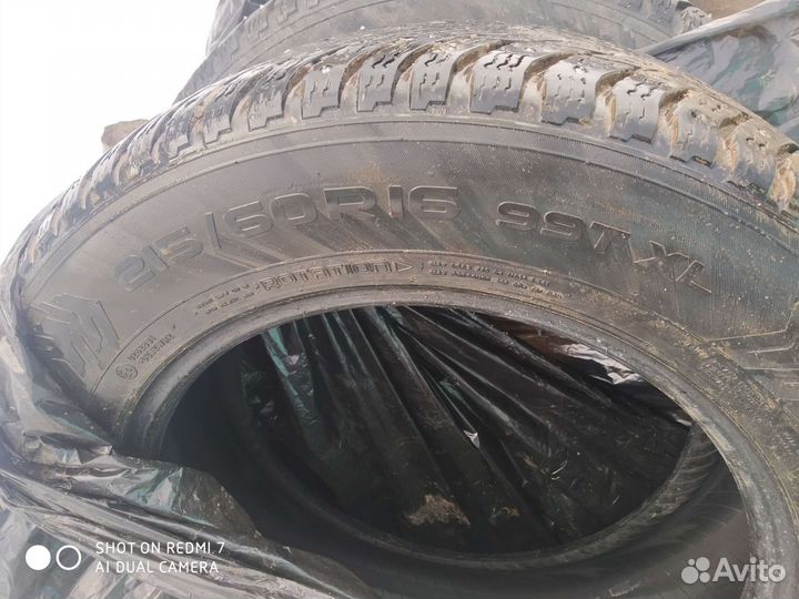 Nokian Tyres Hakkapeliitta 8 215/60 R16