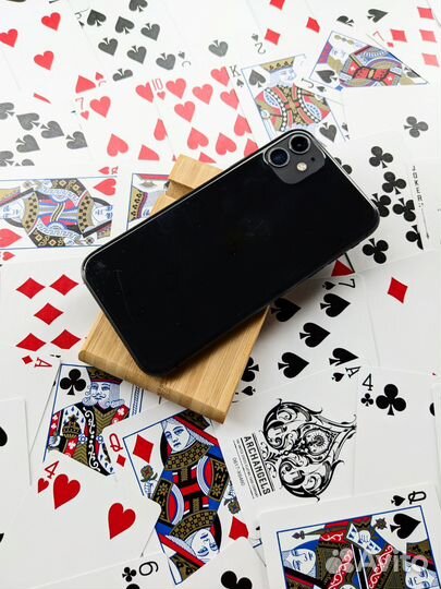iPhone 11, 64 ГБ