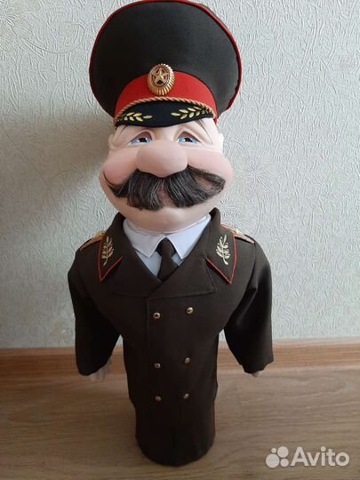 Кукла бар, Генерал, новая