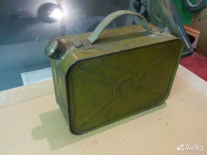 Канистра военная