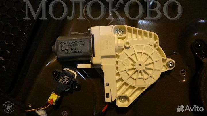 Моторчик стеклоподъемника левый Ауди 8k0959801b