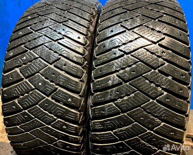 Goodyear Ultragrip Ice Arctic 215/55 R16