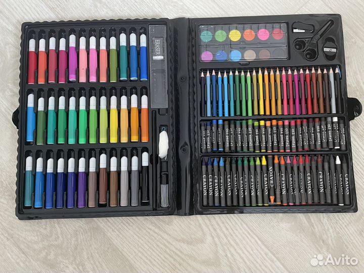 Набор канцелярских принадлежностей