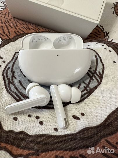 Наушники Oppo Enco Free2